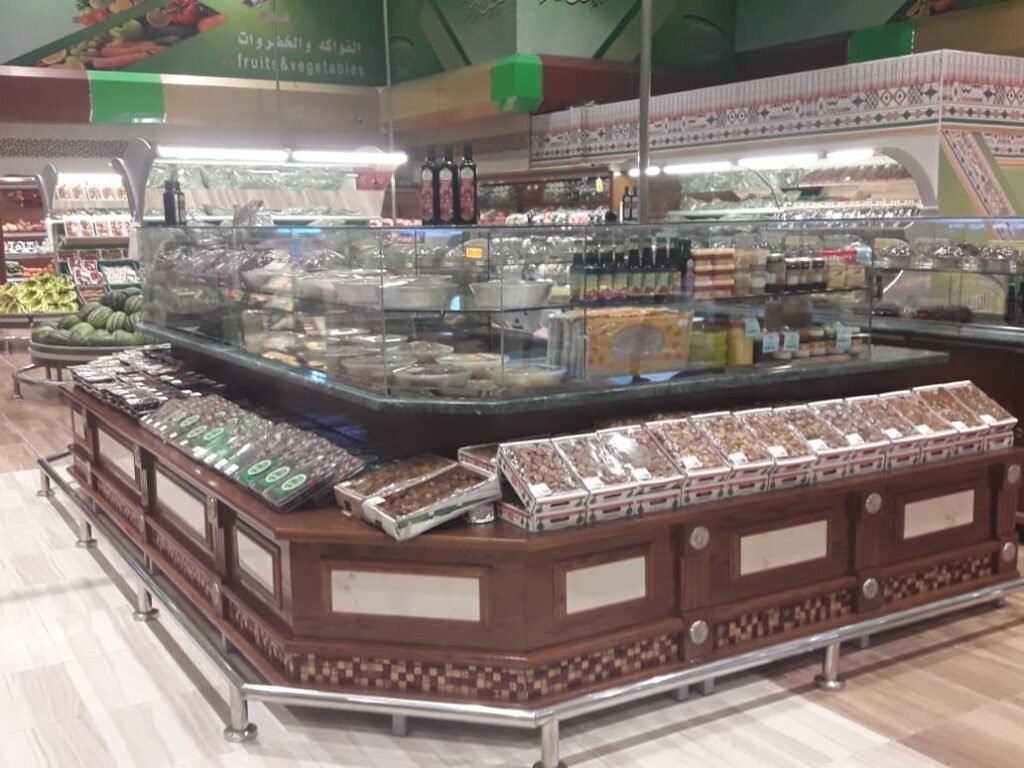 أستاندات الخضار والمخابز والمكسرات: تصميم احترافي يعزز تجربة البيع بالتجزئة في السعودية مؤسسة الوسام المرئي للديكور